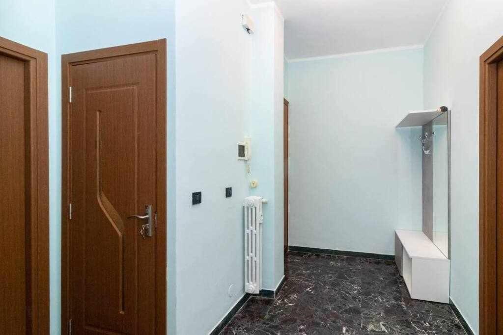 Appartamento A Pochi Passi Dalla Stazione Comodo A Coppie E Famiglie, Casa Ferrucci 科莱尼奥 外观 照片
