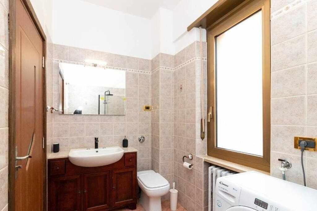 Appartamento A Pochi Passi Dalla Stazione Comodo A Coppie E Famiglie, Casa Ferrucci 科莱尼奥 外观 照片